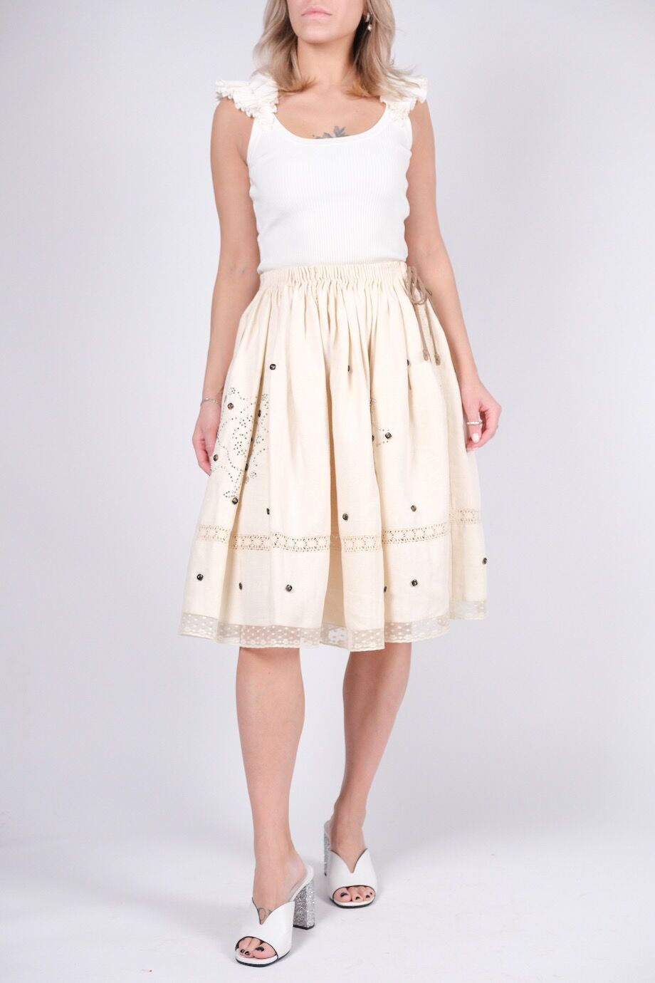 image 1 Льняная юбка молочного цвета с декором