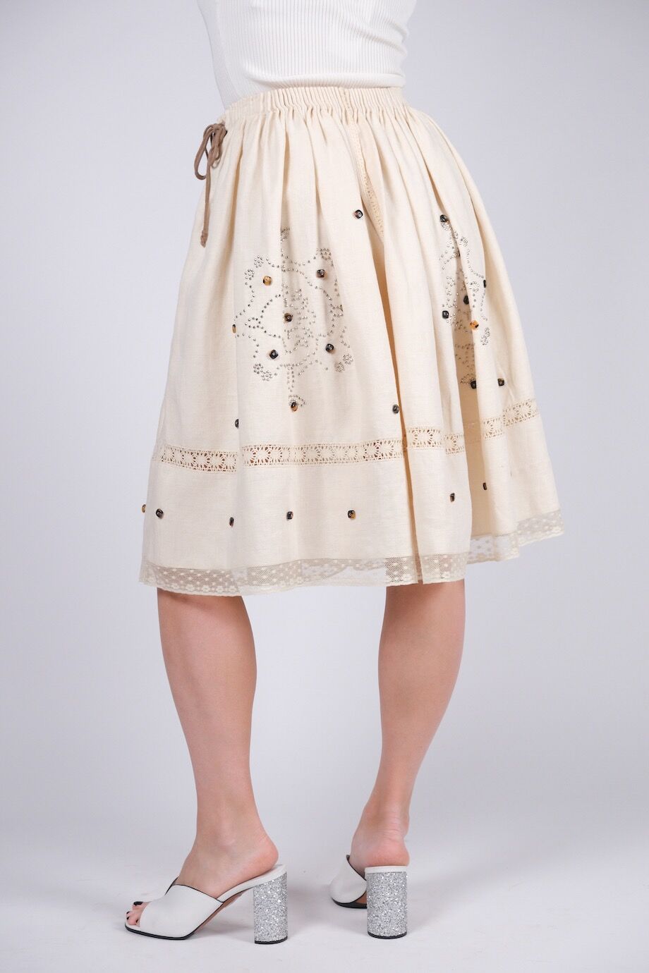 image 4 Льняная юбка молочного цвета с декором