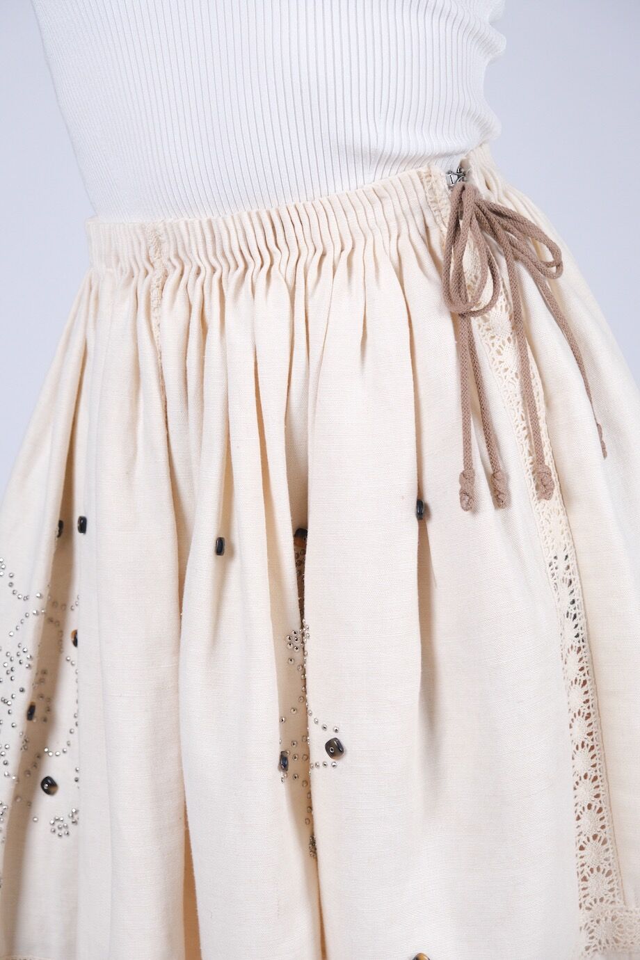 image 5 Льняная юбка молочного цвета с декором