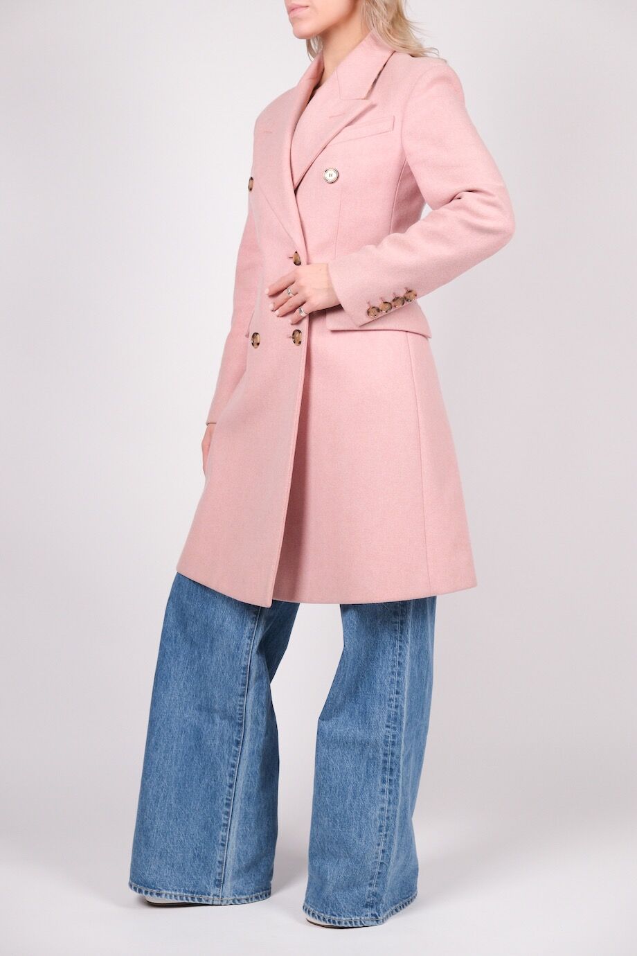 image 2 Пальто двубортное розового цвета