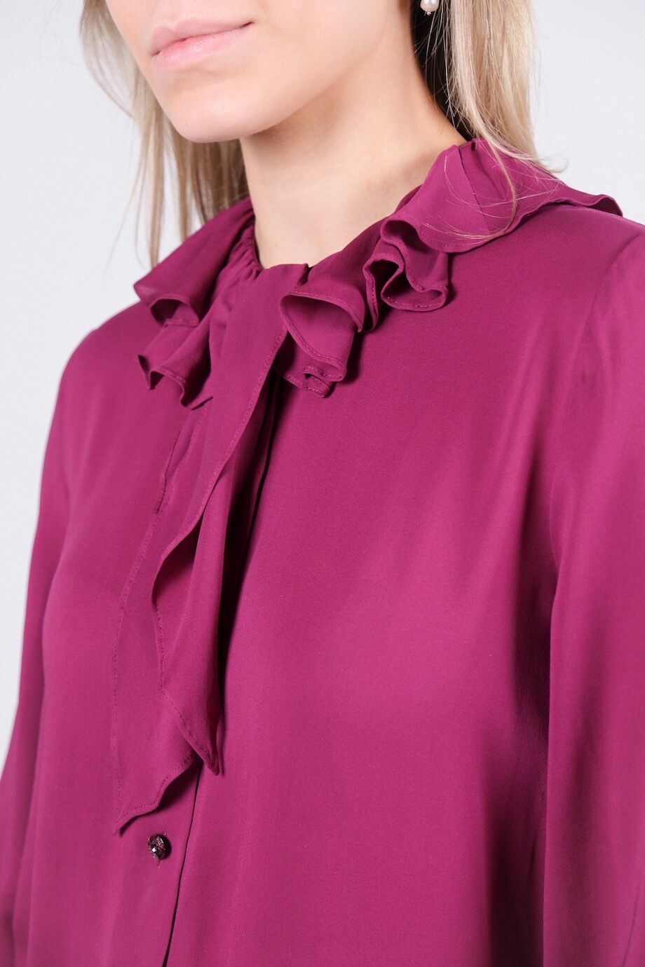 image 4 Шелковая блуза цвета фуксия с воланами