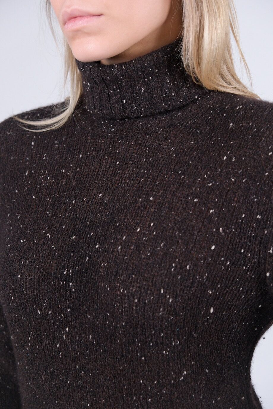 image 4 Кашемировый свитер коричневого цвета в крапинку