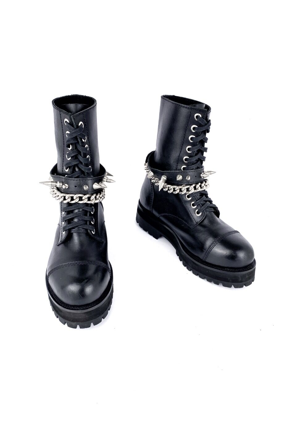 image 2 Ботинки черного цвета с металлическими декором