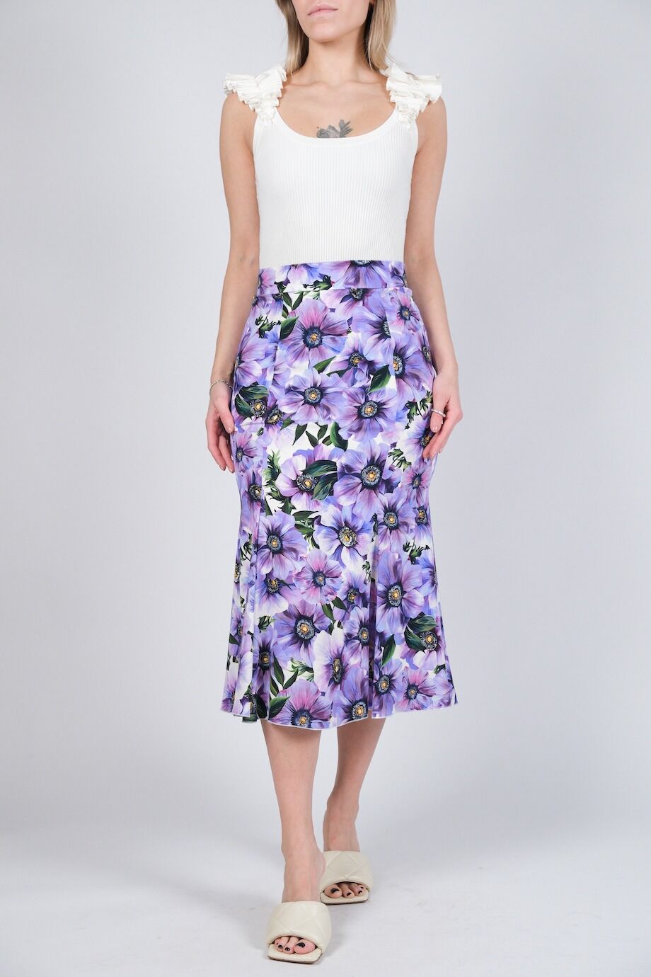 image 1 Шёлковая юбка с цветочным принтом фиолетового цвета