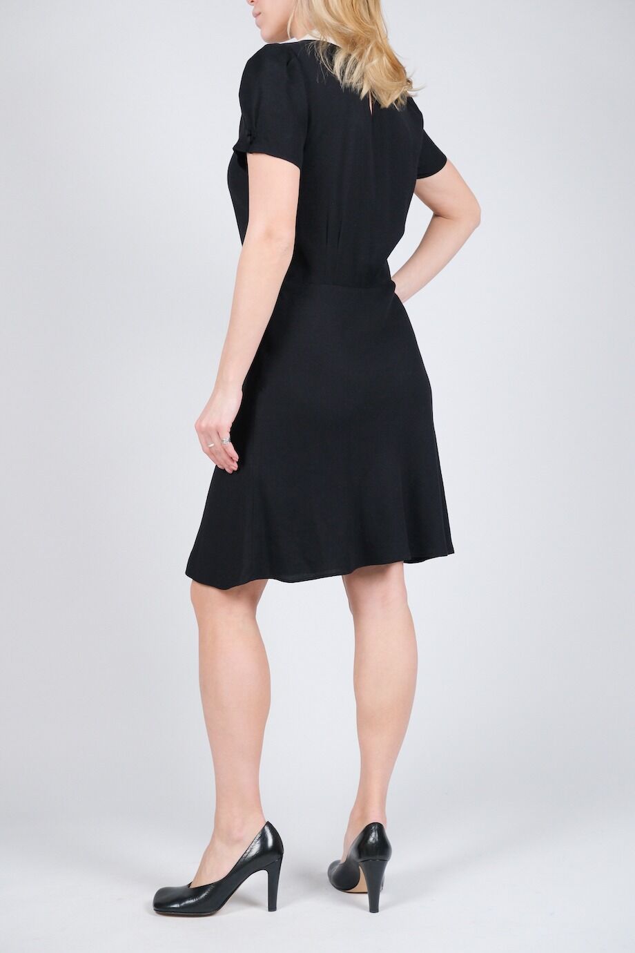 image 3 Платье черного цвета с воротником и декором из пуговиц