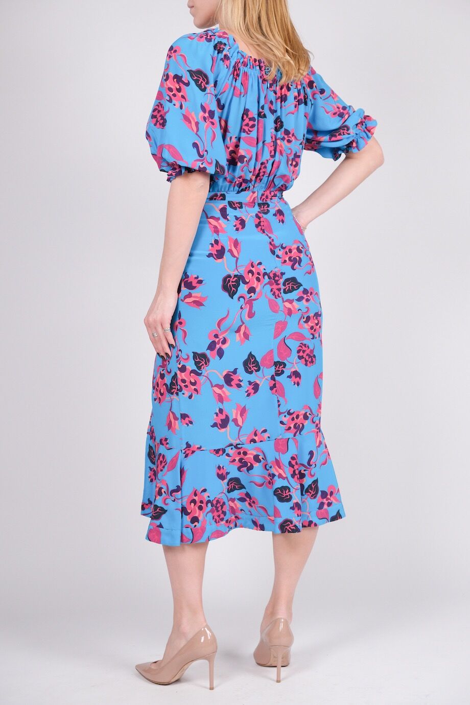 image 3 Платье шелковое голубого цвета с цветочным принтом