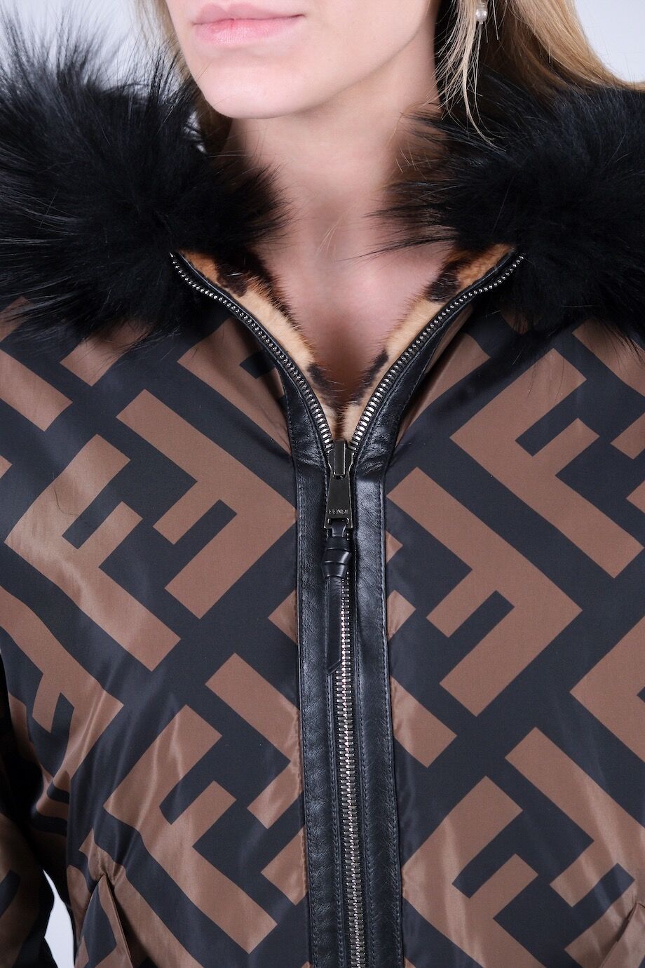 image 8 Двусторонняя куртка с меховой отделкой и логотипом