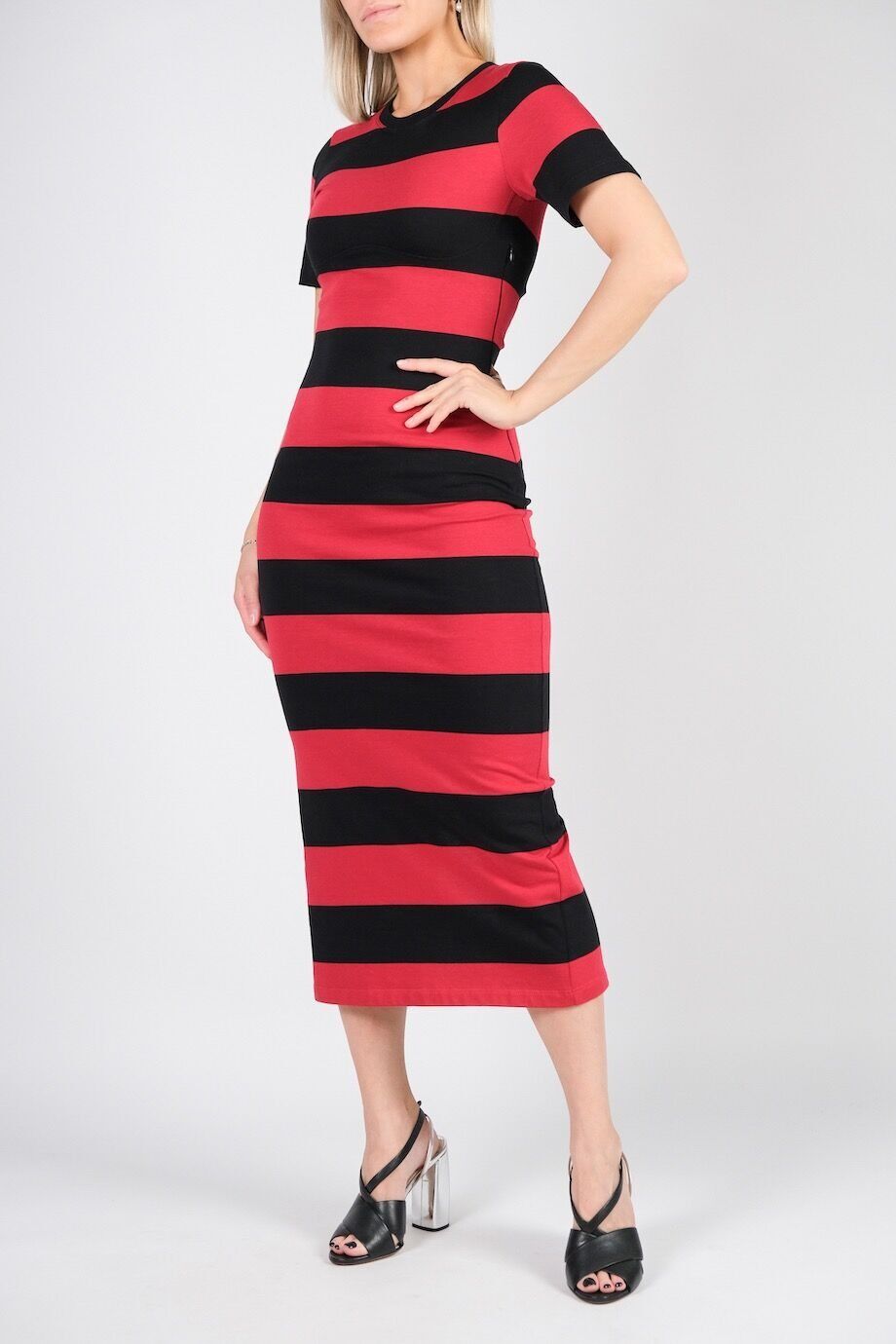 image 3 Платье в широкую полоску чёрно-красного цвета
