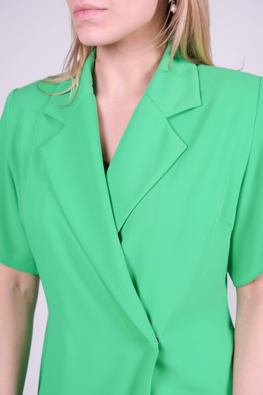 image 4 Платье на запах зеленого цвета на кнопках