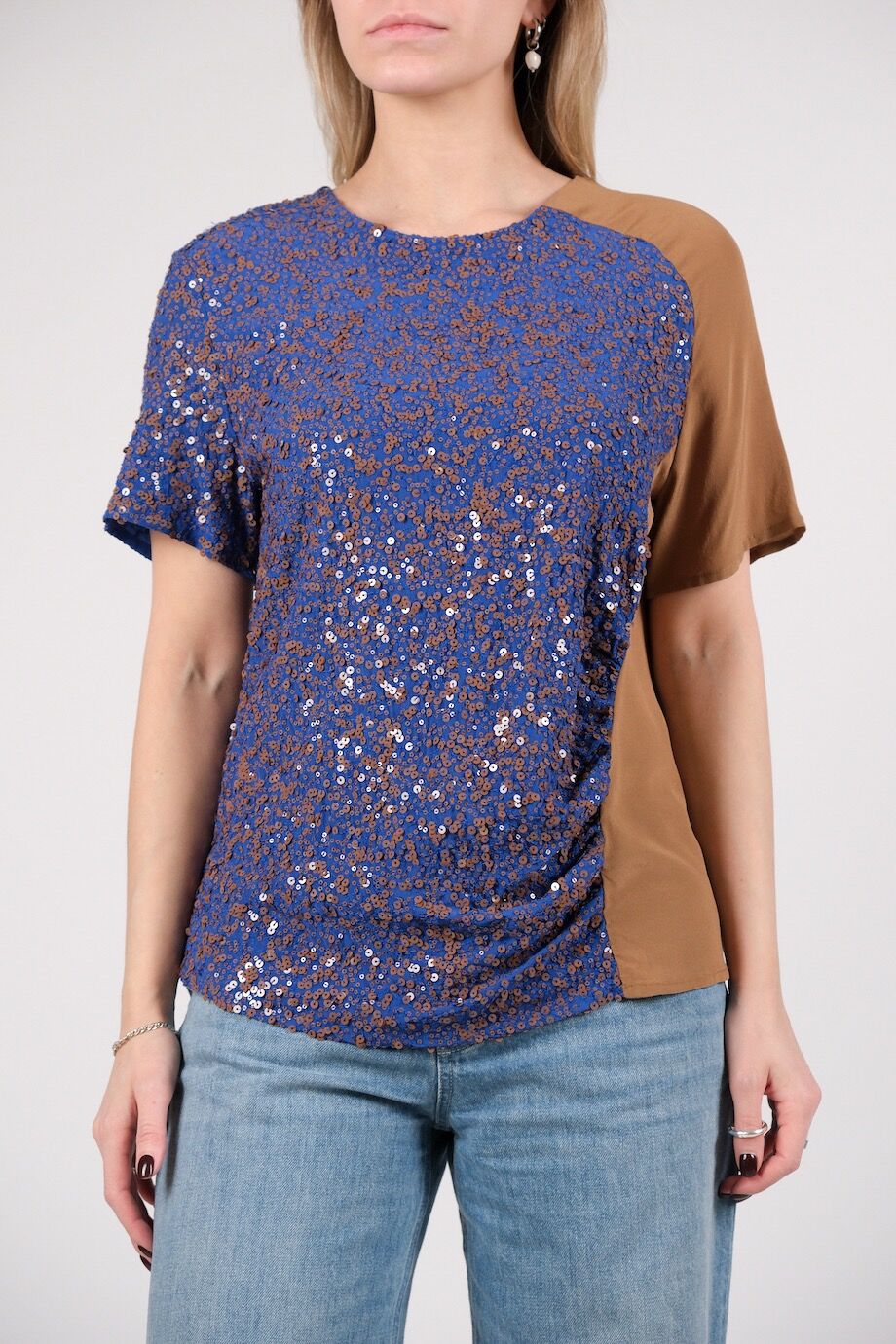 image 1 Шелковая блуза комбинированная с пайетками