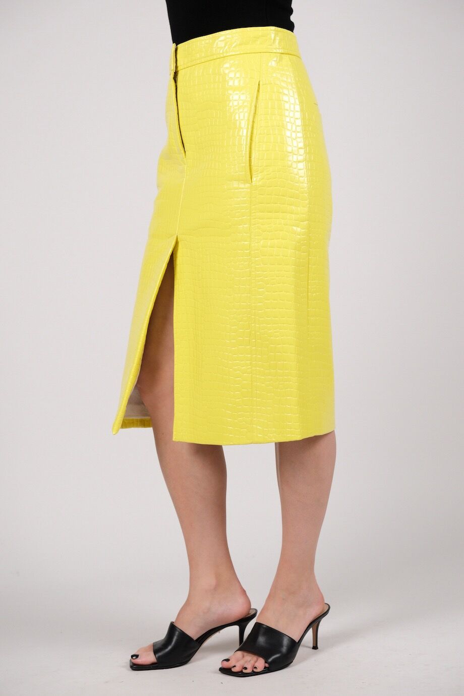 image 3 Лаковая юбка желтого цвета с тиснением под крокодила