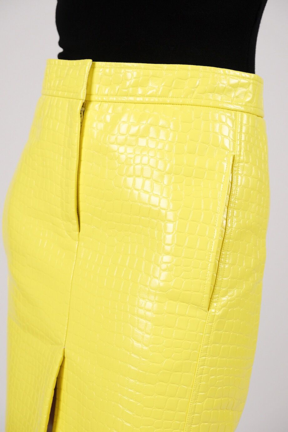 image 5 Лаковая юбка желтого цвета с тиснением под крокодила