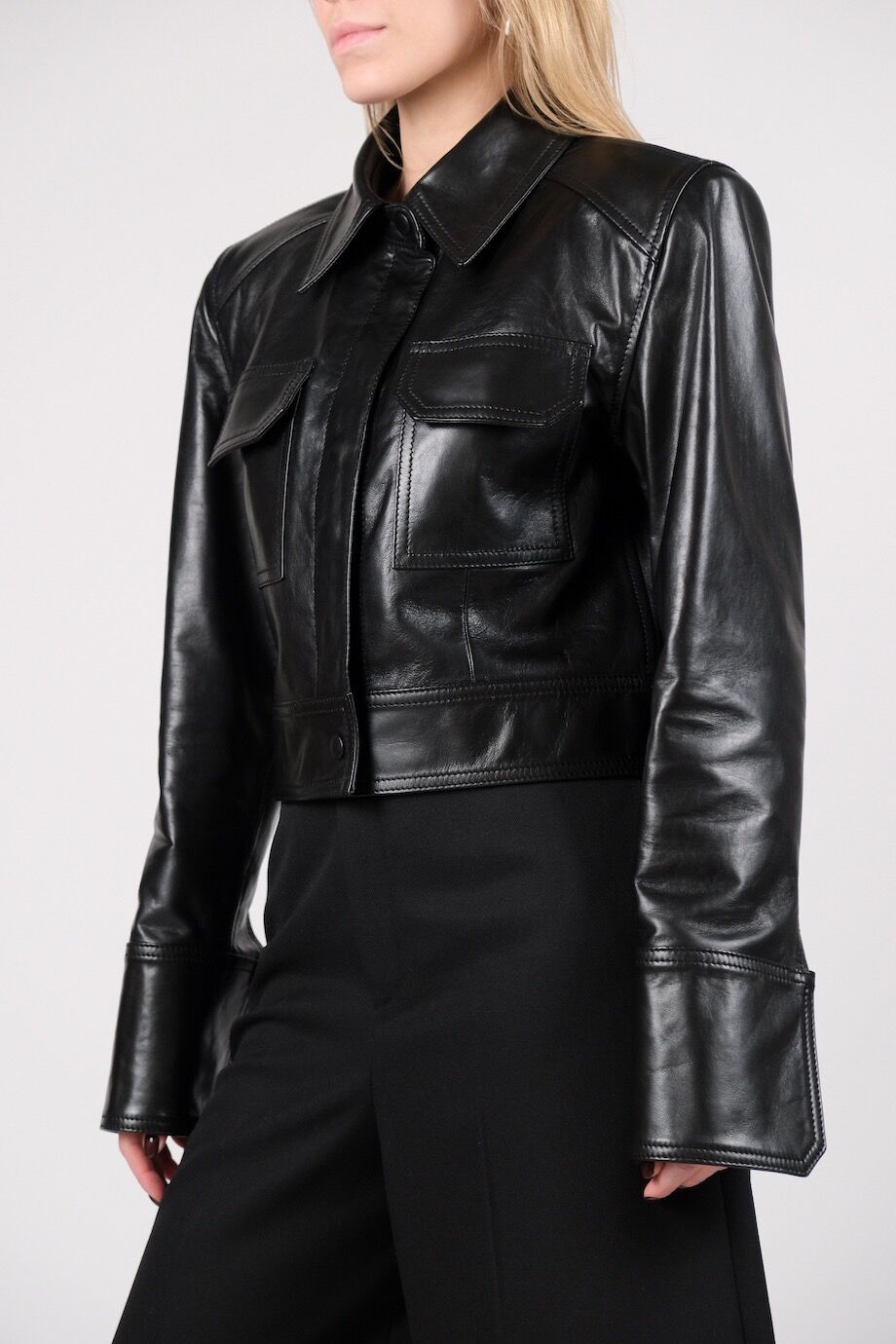 image 2 Кожаный жакет с накладными карманами чёрного цвета