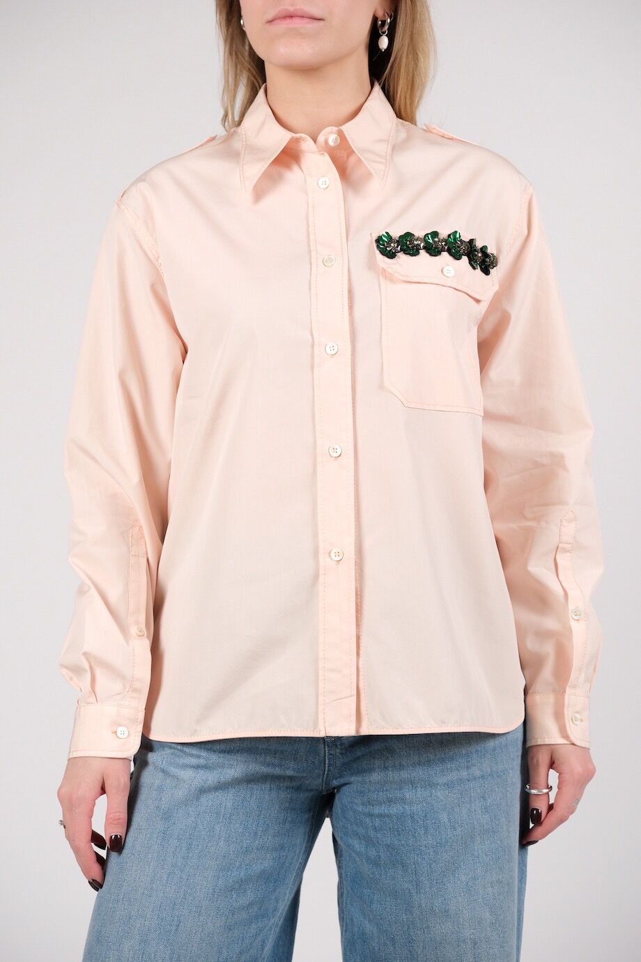 image 1 Рубашка персикового цвета с декором на кармане