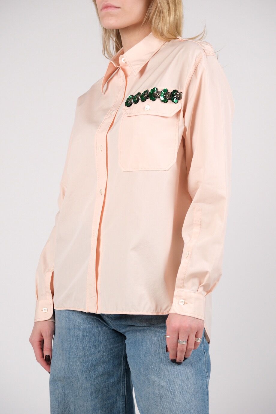 image 2 Рубашка персикового цвета с декором на кармане