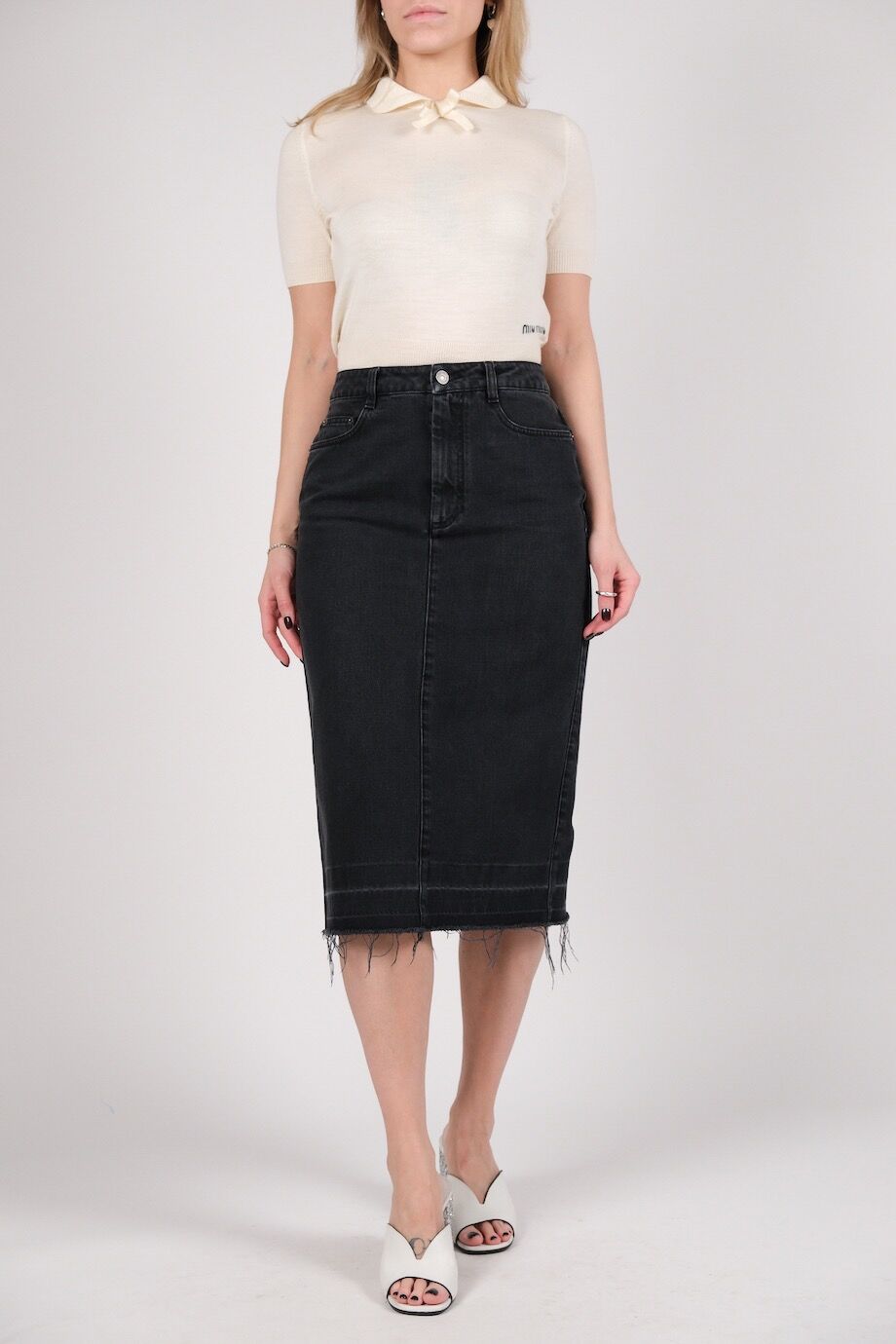 image 1 Джинсовая юбка-карандаш темно серого цвета