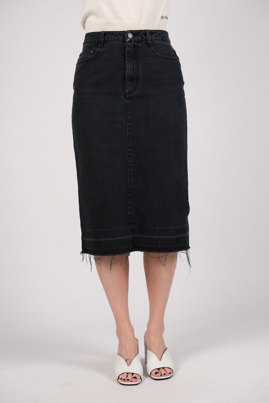 image 2 Джинсовая юбка-карандаш темно серого цвета