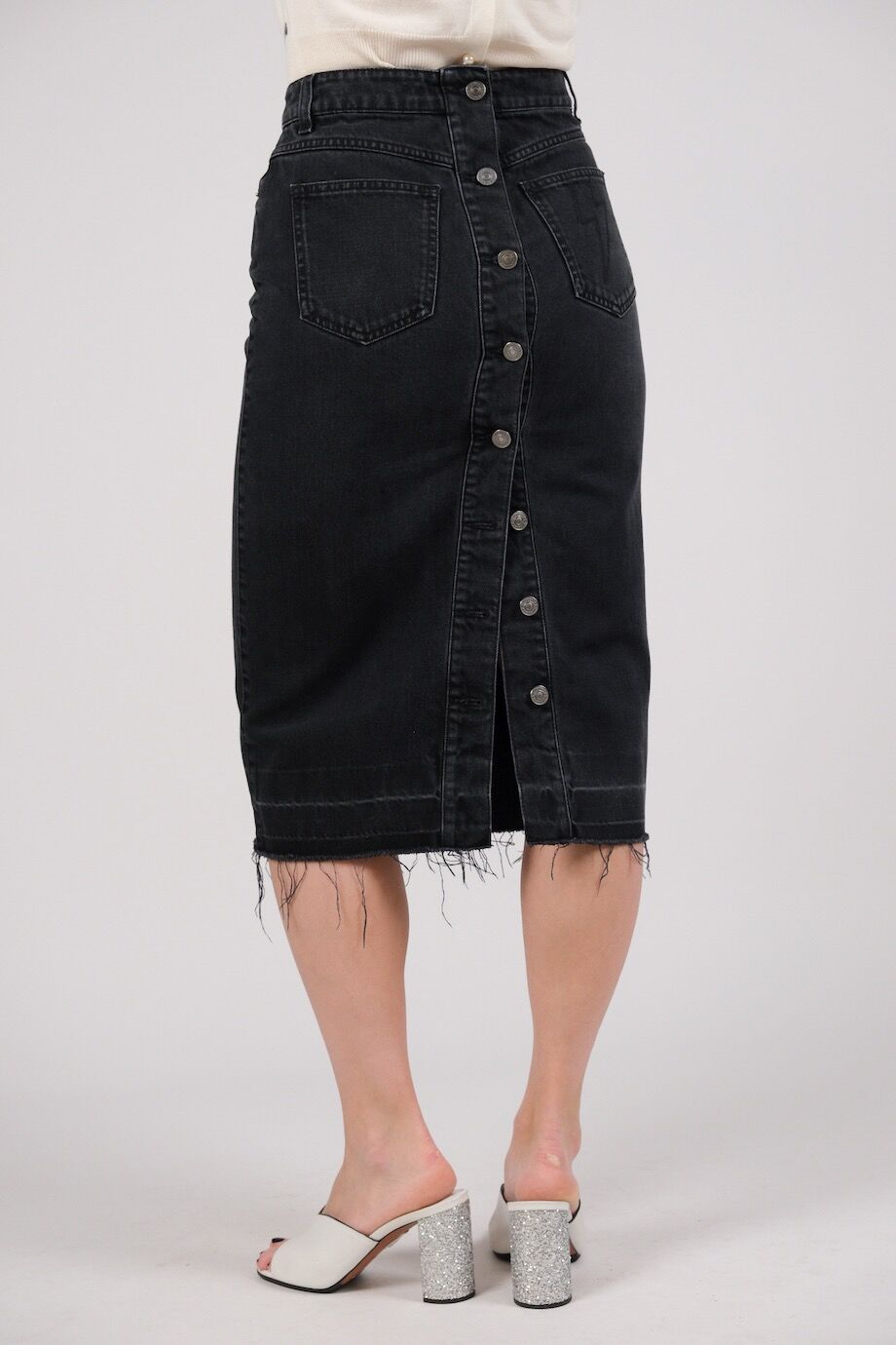 image 4 Джинсовая юбка-карандаш темно серого цвета