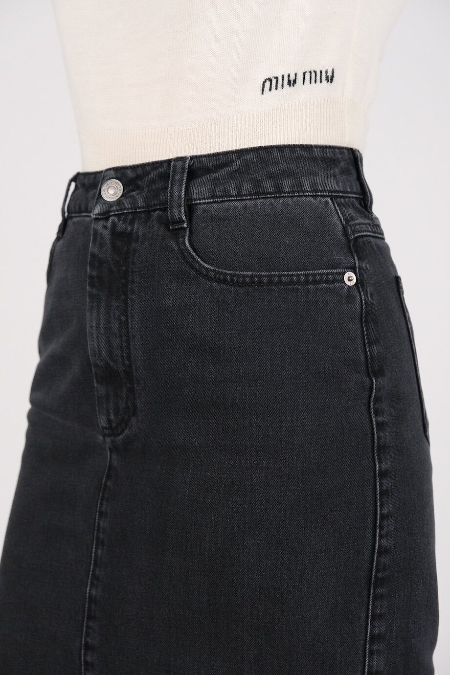 image 5 Джинсовая юбка-карандаш темно серого цвета