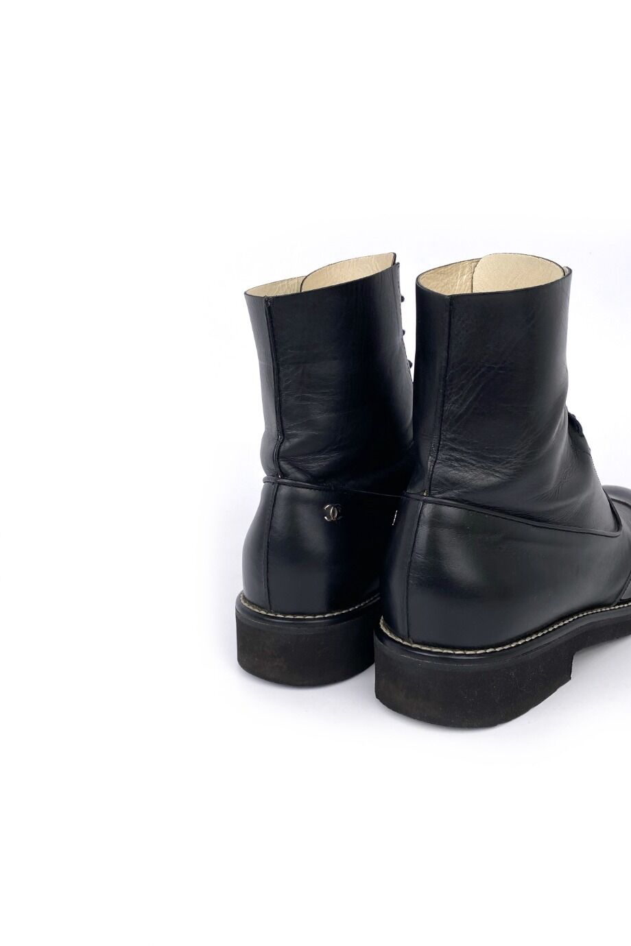 image 4 Комбинированные ботинки черного цвета с лаковым носиком