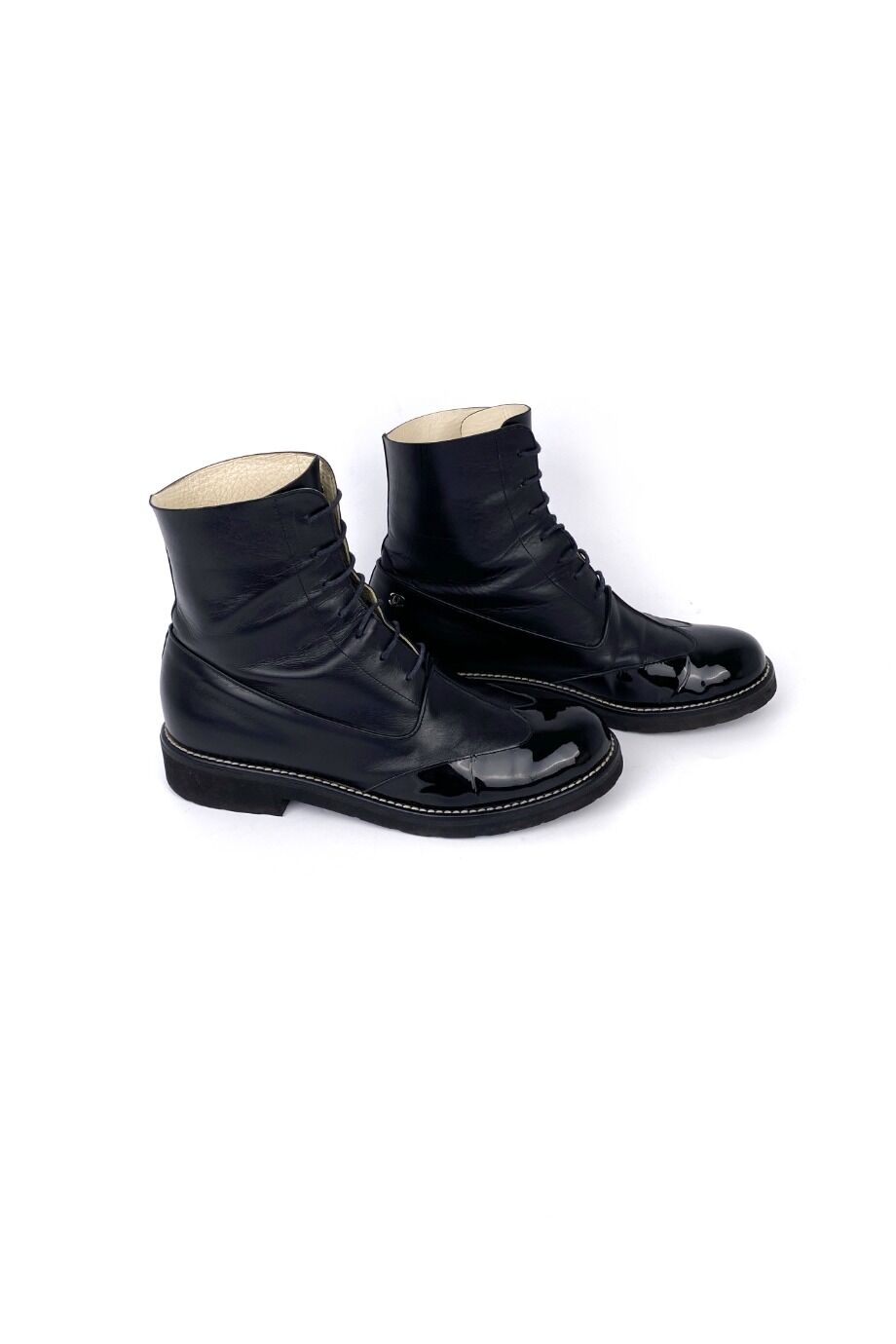 image 5 Комбинированные ботинки черного цвета с лаковым носиком