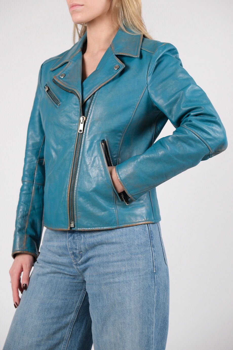 image 2 Кожаная куртка бирюзового цвета в винтажном стиле