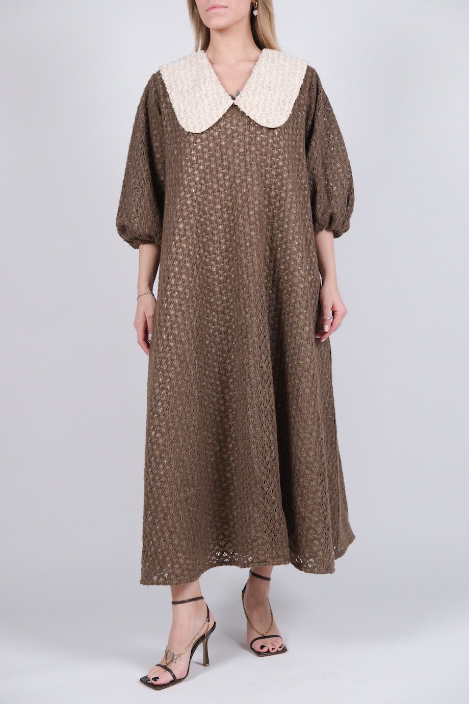 image 1 Платье коричневого цвета с воротничком