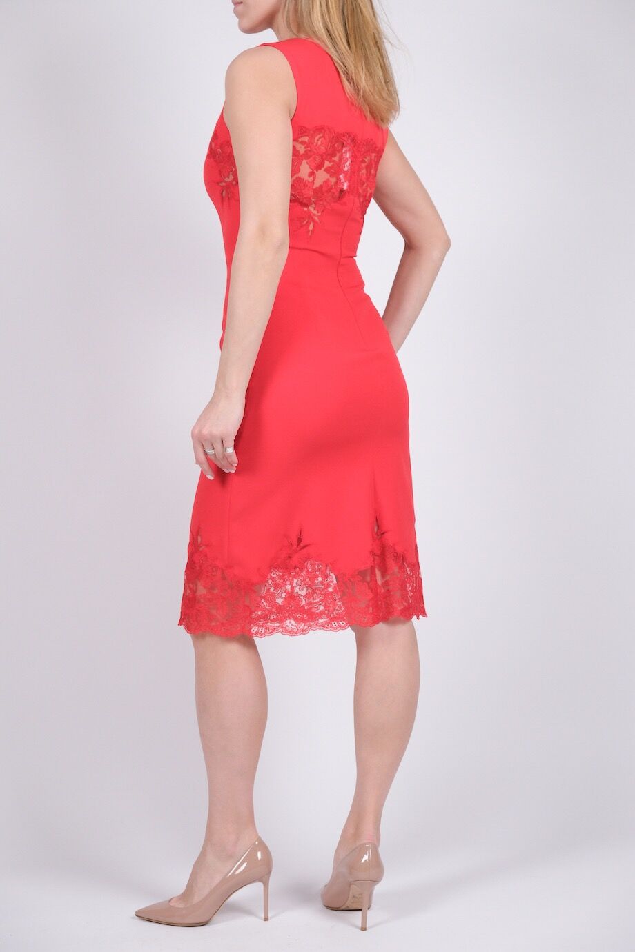 image 3 Платье красного цвета с кружевной вставкой