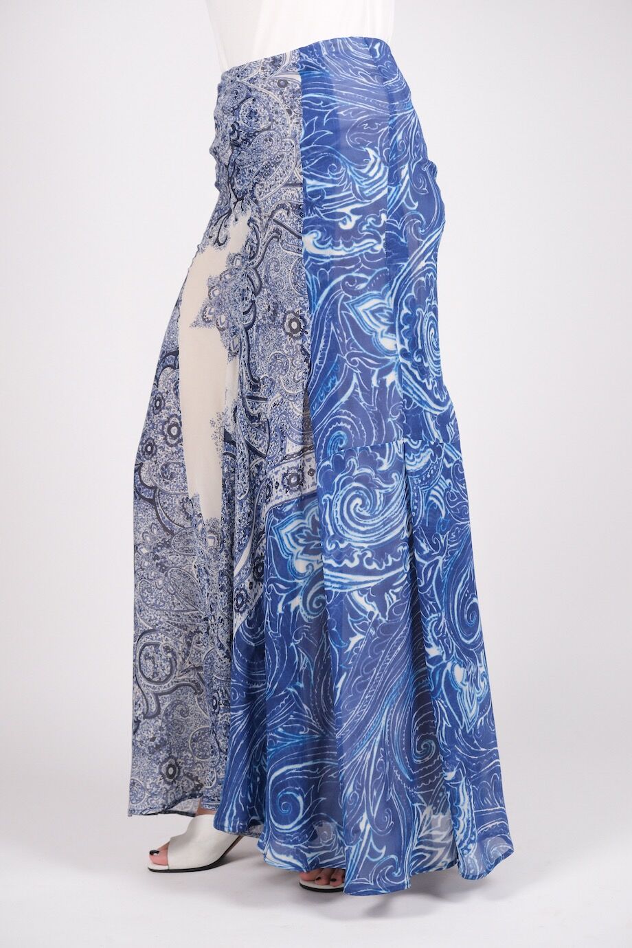 image 3 Шелковая юбка-макси с синим орнаментом