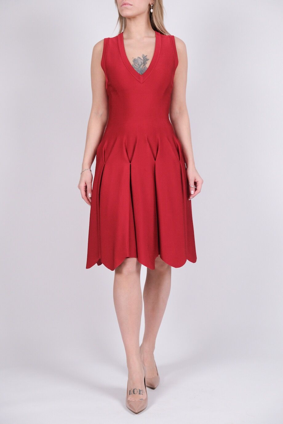 image 1 Платье красного цвета без рукавов
