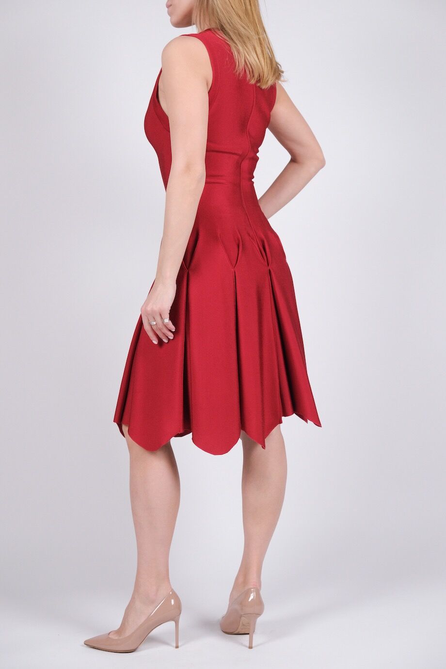 image 3 Платье красного цвета без рукавов