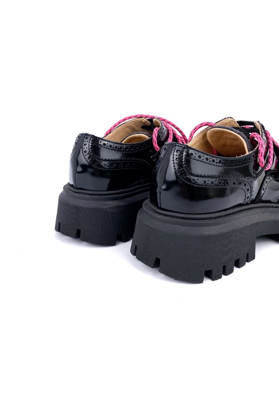 image 4 Детские ботинки чёрного цвета с перфорацией