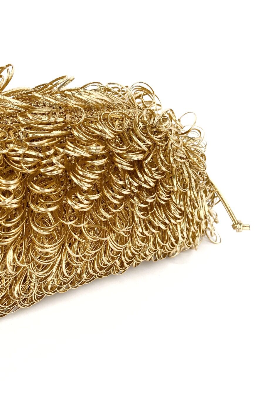 image 4 Сумка Pouch mini плетеная золотого цвета