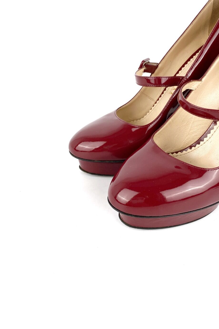 image 3 Лаковые туфли ягодного цвета на фигурном каблуке