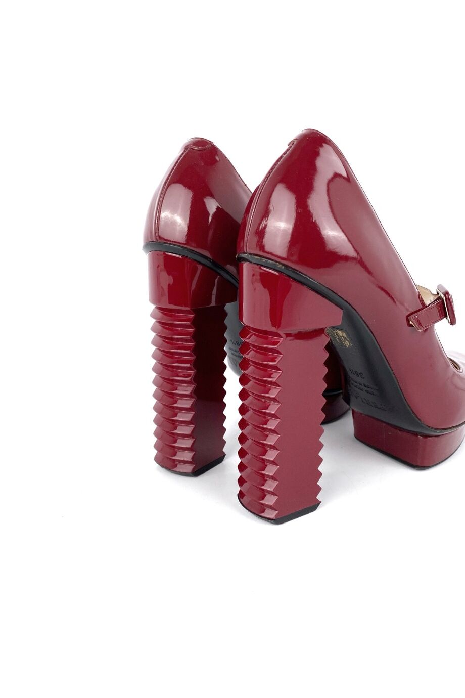 image 4 Лаковые туфли ягодного цвета на фигурном каблуке