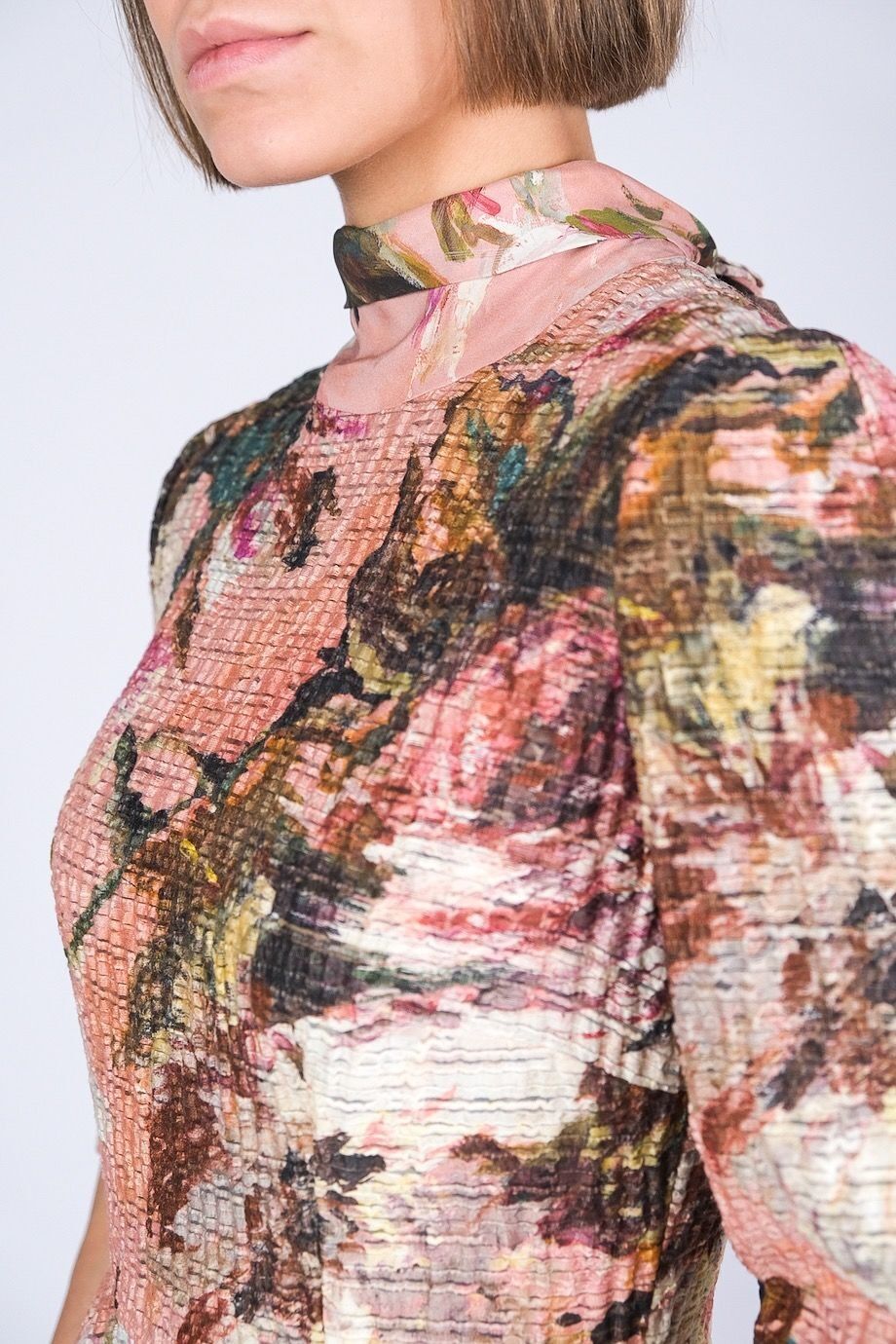 image 4 Платье пудрового цвета из жатой ткани