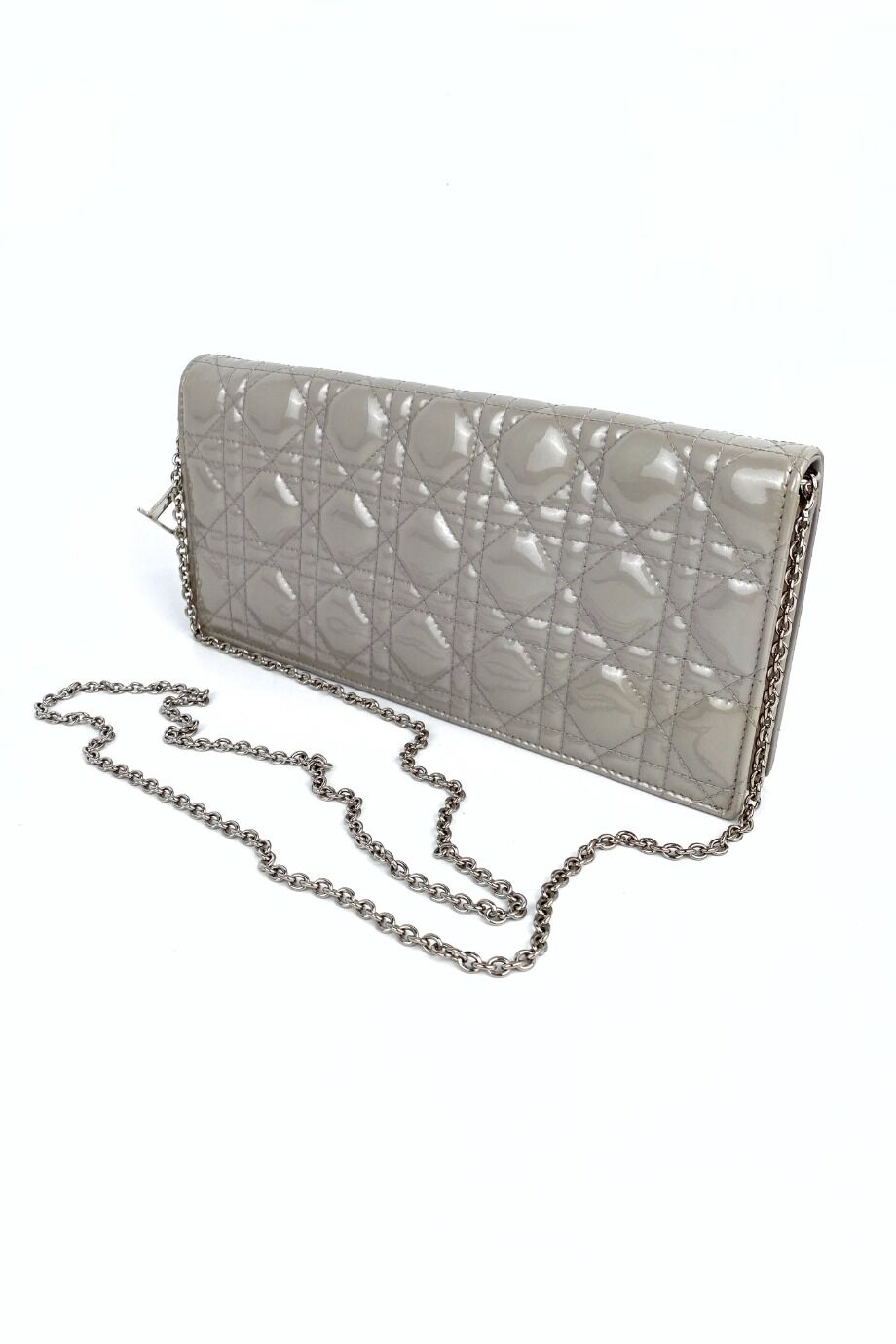 image 5 Клатч Lady Dior лакированный серого цвета со съёмной цепочкой