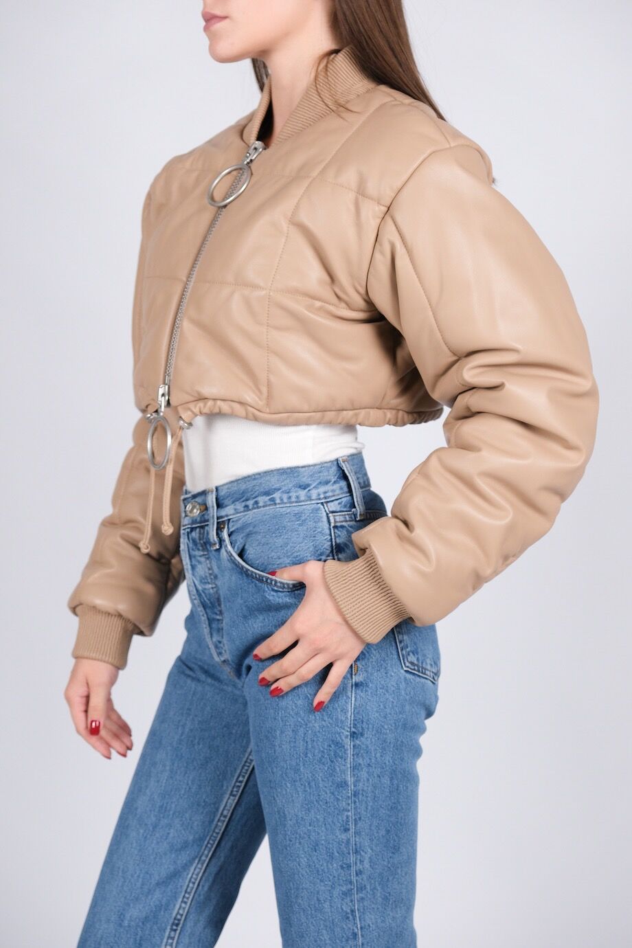 image 3 Кожаная укороченная куртка бежевого цвета
