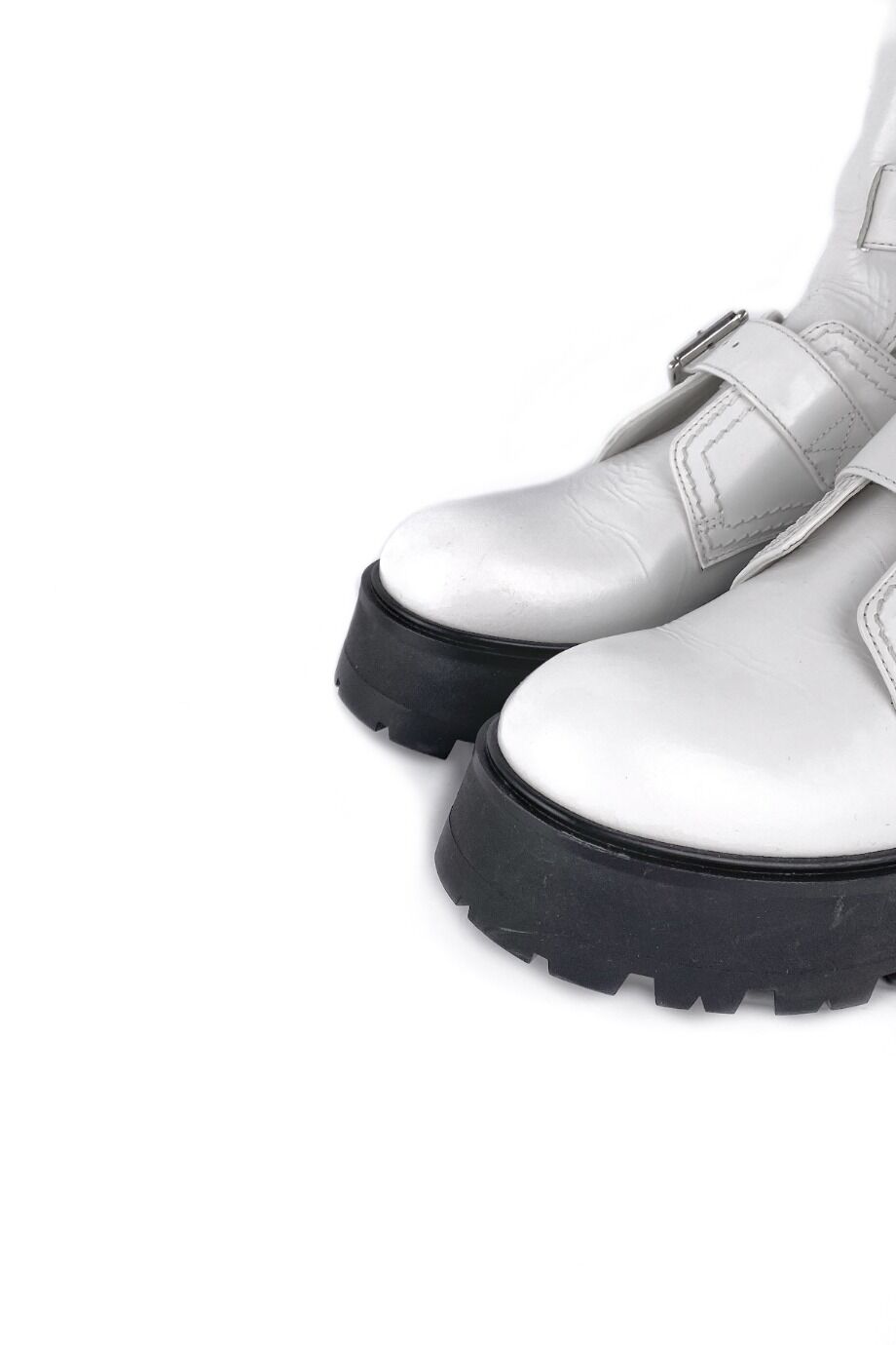 image 3 Высокие ботинки белого цвета с ремешками