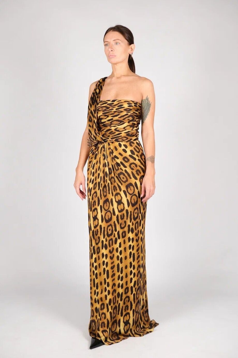 image 1 Шелковое вечернее платье с поясом