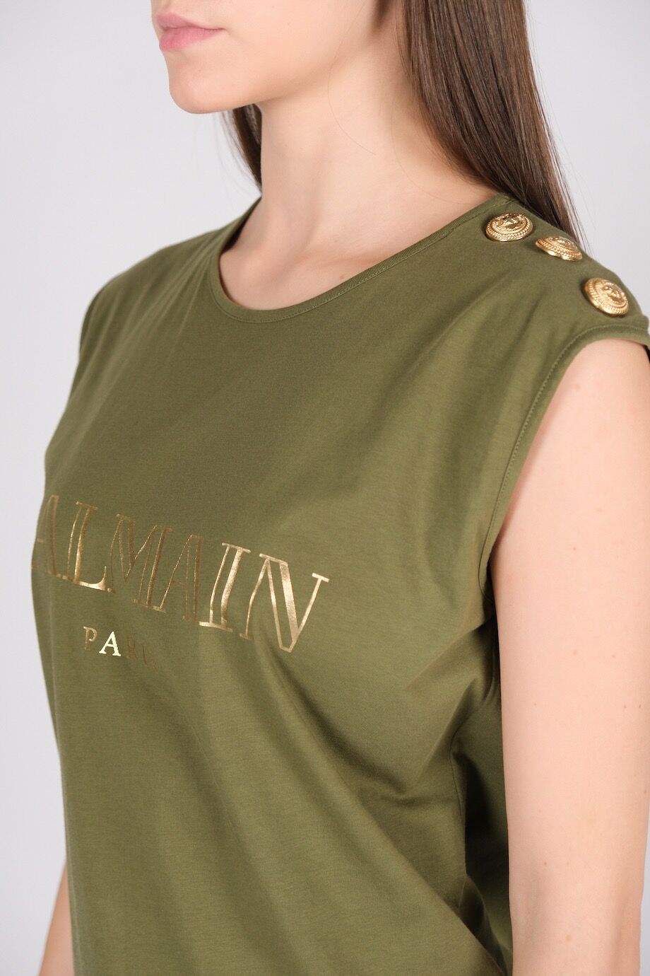 image 4 Футболка цвета хаки с золотыми пуговицами и лого