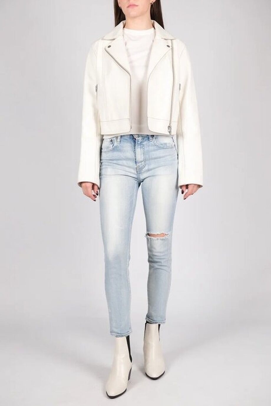 image 1 Джинсы-скинни голубого цвета с разрывом на колене