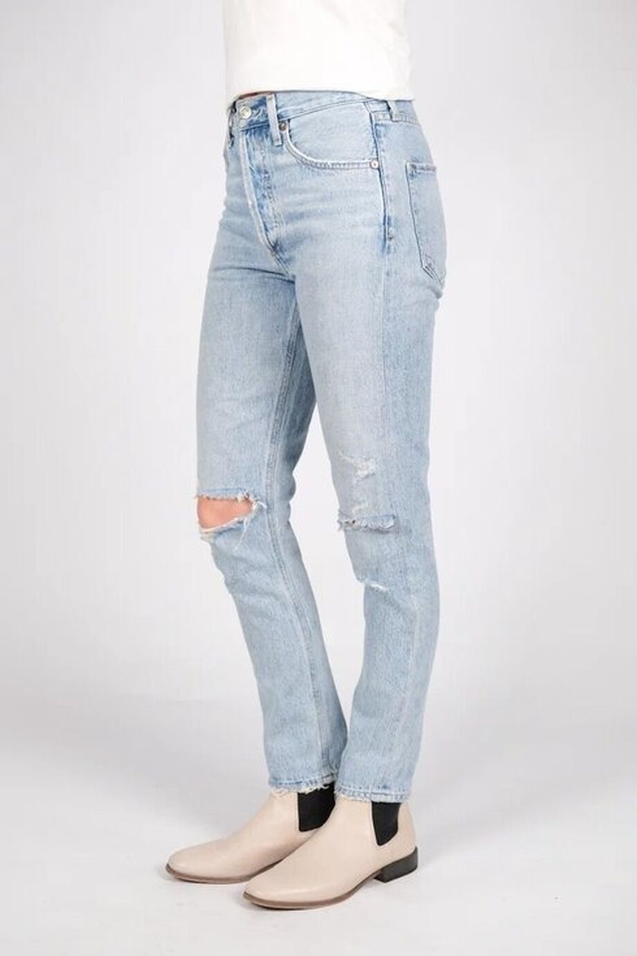 image 4 Джинсы голубого цвета с разрывами на коленях