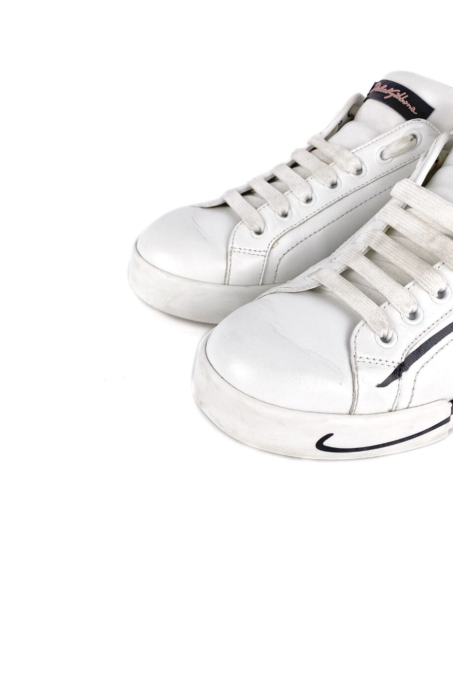 image 3 Кеды белого цвета с розовой пяткой и черными надписями