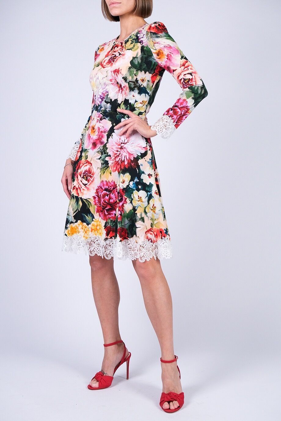 image 2 Платье с цветочным принтом и белым кружевом