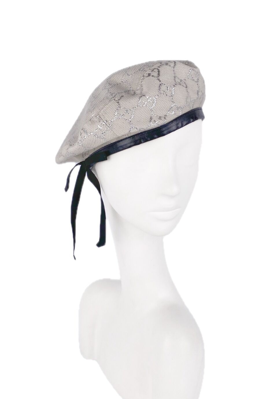 image 1 Берет белого цвета с серебристым лого