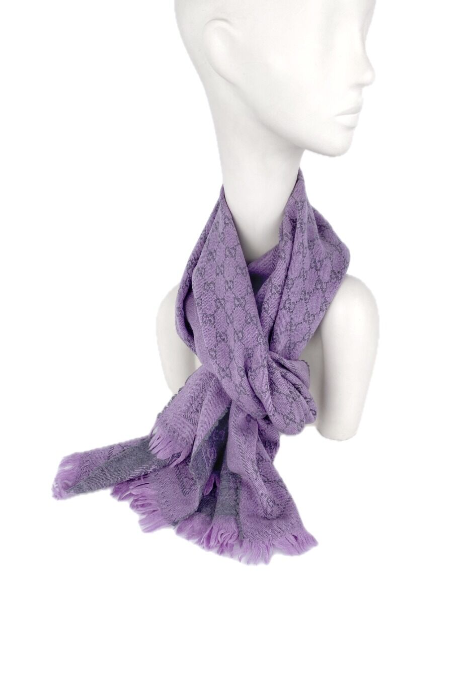 image 3 Двусторонний шарф сиреневого цвета в монограмму