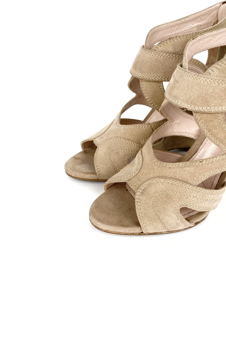 image 3 Босоножки замшевые бежевого цвета на танкетке