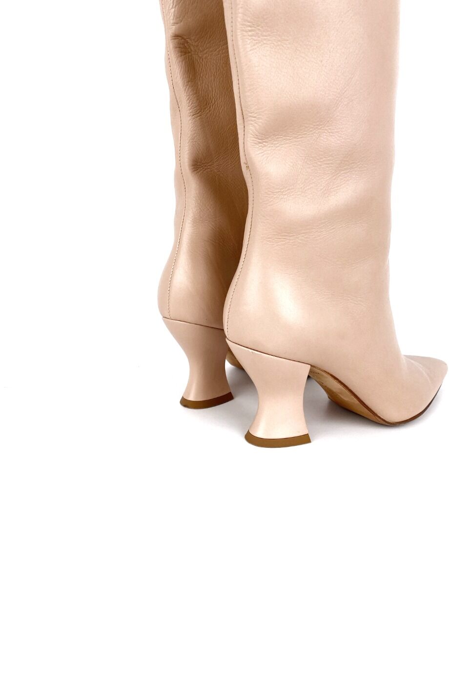 image 4 Сапоги пудрового цвета на небольшом каблуке