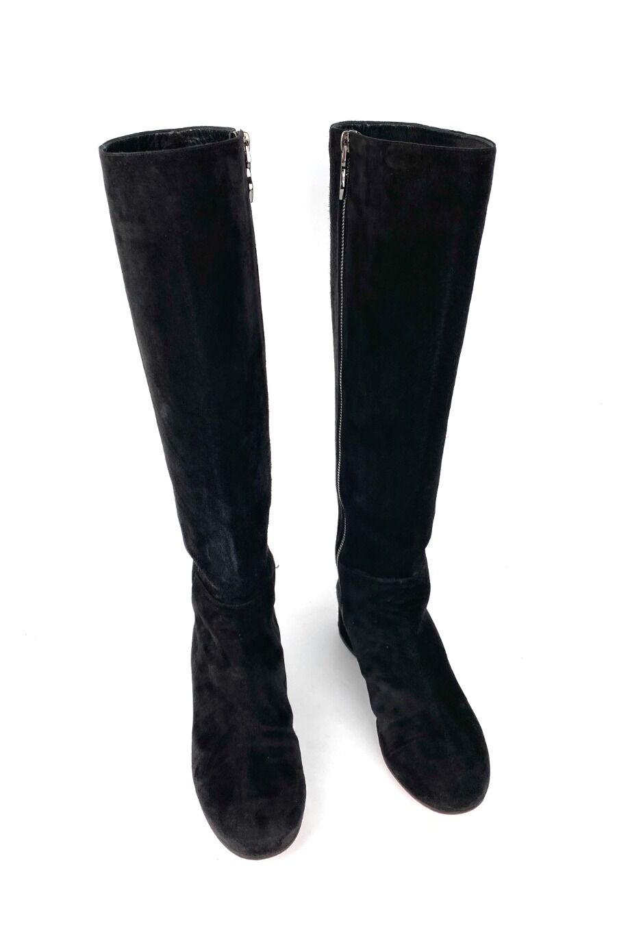 image 2 Замшевые сапоги черного цвета на небольшом каблучке